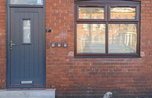 Leeds Stay Private En-Suite Room Shared Kitchen - Pass the Keys - Photo 12