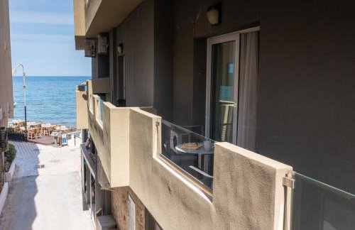 Hersonissos Beach Front Suites - Photo 44