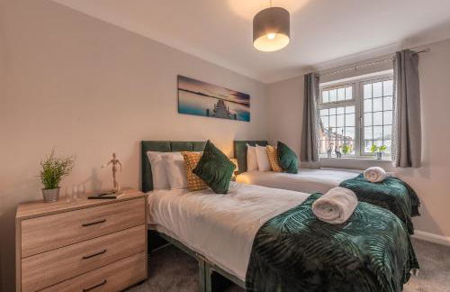 3 Bed Spacious Stylish House, Southampton - Off Road Parking & Private Garden - Sleeps 7, Close to City Centre - by Blue Puffin Stays - Photo 2