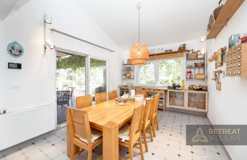 Villa Eleona with private pool and garden - Photo 35