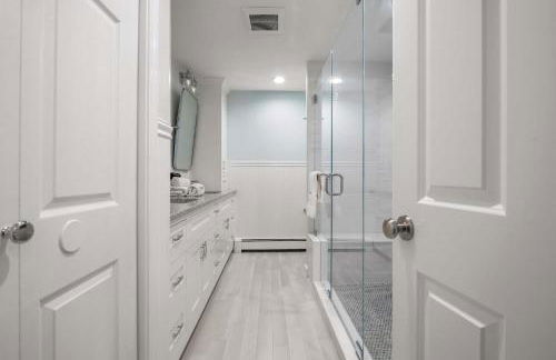 Stunning Waterfront Home w Private Dock - Foto 19