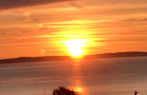 Sea Spirit - Sweeping Sea Views first floor spacious modern apartment in Looe- with FREE parking! - Foto 34