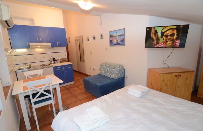 Maritimo Apartments - Photo 5