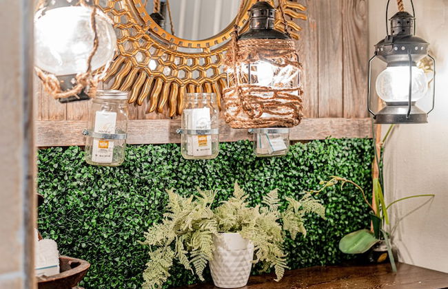 Mr. Wilson - Photo 20