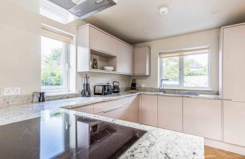 Stylish and fresh 4 bed beach house with garden - Pass the Keys - Foto 27