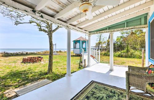 Oceanfront White Stone Cottage w/ Private Beach! - Photo 20