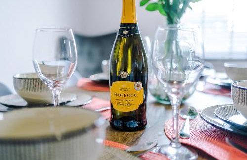 Modern 3 Bedroom House Perfect for Short and Long Stays - Foto 62