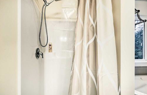 3 Mi to Kalahari Pocono Summit Home with Game Room! - Foto 21