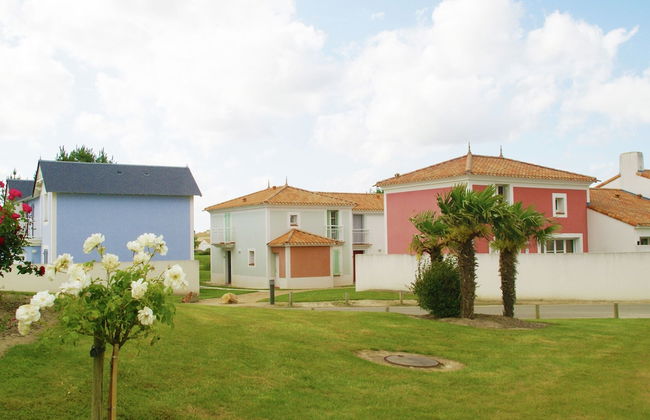 Spacious Villa With a Private Pool on a Golf Course in Loire - Foto 46