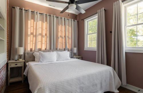 Blushing Pink Manor! Off Frankfort Ave! 8 BR! - Foto 63