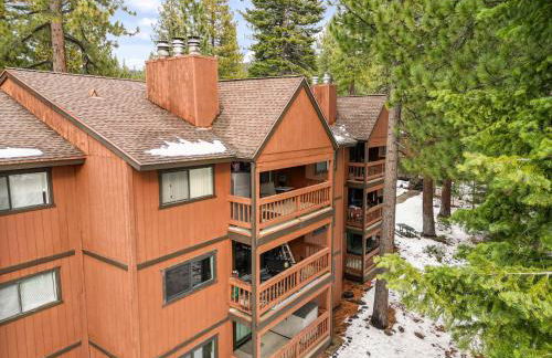 Sierra Pines Retreat - Sleeps 6 - Foto 9
