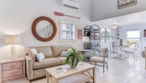 Flamingo Loft - Charming Oceanfront Loft - Multiple Decks - Private Beach Access - Foto 2