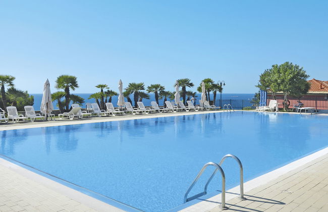 3 bedroom Apartment in Cipressa with swimming pool and garden - Photo 6