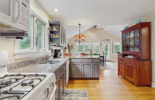 Happy Thoughts Cottage - Photo 15