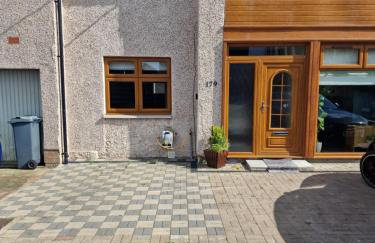 Self-catering extended family home - Photo 43