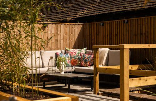 The Wagon Shed Stylish Conversion with Garden and Parking - Foto 17