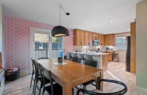 Cleveland Escape - Hot Tub - Karaoke Machine - Sleeps 12 - Foto 14