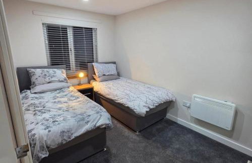 2 Bed House Sleeps 5 -Private Garden -Dogs Allowed - Foto 2