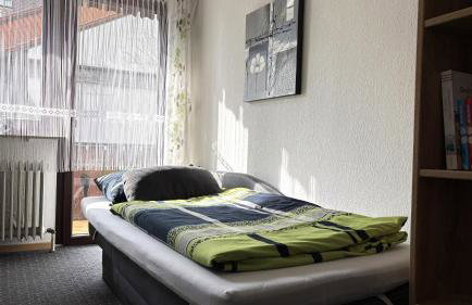 Großzügige Wohnung mit Terrasse und Gartenzugang - das komplette Erdgeschoß - Foto 14