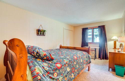 Lake Tomahawk Fall Retreat with Foliage and Lake Views - Photo 18