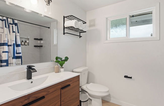 Joyful Kirkland Home, Near Beach, Hot Tub & AC - Photo 13