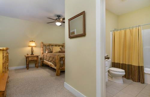 Fireside Retreat Hot Tub, Game Area, Fire Pit & Mountaintop Views! - Foto 41