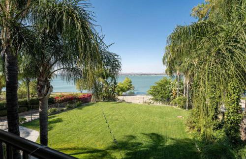 Lakeside Mansion Waterfront 34 beds Boat ramp - Foto 30