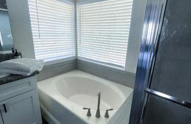 VEGAS GEM 4BDR KING BED Wifi GARAGE PRKNG - Foto 33