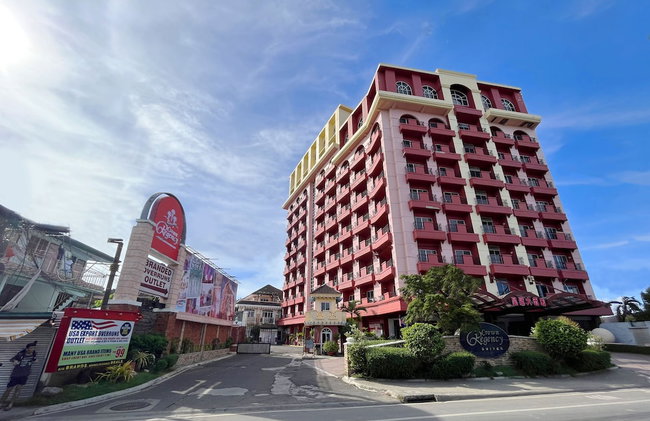 Crown Regency Suites & Residences - Mactan - Photo 1