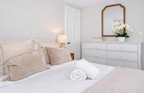 New Haven Staycation Near Yale Washer and Dryer Groups - Foto 8