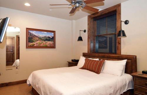 Innsbruck Aspen Deluxe One-Bedroom Garden Residence 03 w/ Hot tub, Centrally located - Foto 14