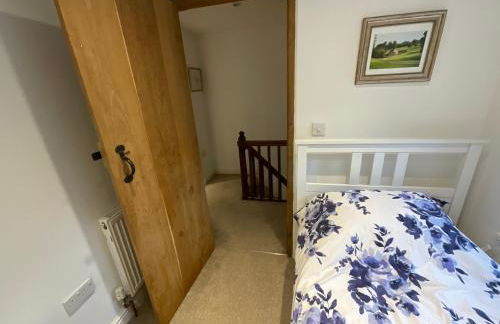 Carr’s cottage Eyam Peak District, - Photo 22