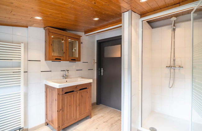 Luxury Holiday Home With Sauna Near Forest in Ovifat - Photo 15