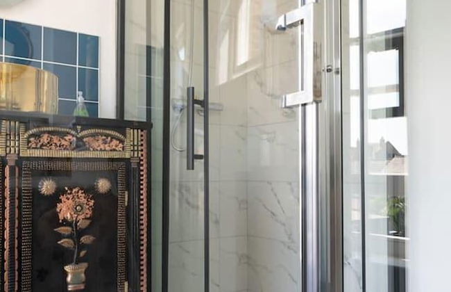 Stylish Beachfront Luxury With Sweeping Sea Views - Foto 65