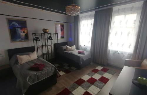 Best-Preis -Gold Suite- mit Netflix, Self-Check-In, eBike Ladestation, Fahrradraum, WLAN, Netflix und Massagesessel - direkt am Elberadweg im Herzen von Wittenberge - Foto 5