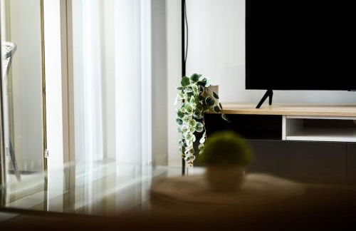 Modern 2 bedroom apartment - city centre - parking - Foto 10