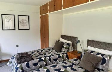 Spacious and stylish with games room, huge garden, peaceful surroundings - Foto 15