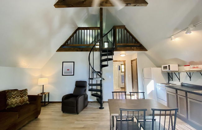 Calm Waters Cabin Resort - Photo 23