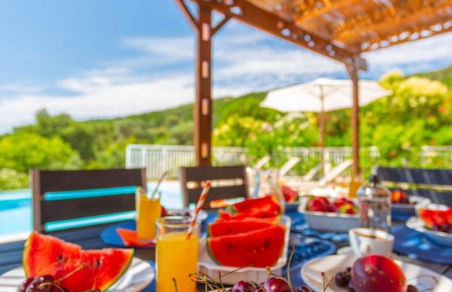 Villa Peach Large Private Pool Walk to Beach Sea Views A C Wifi Car Not Required - 2181 - Foto 12