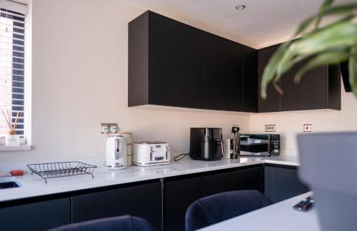 Luxury 4BDR House By Torr Property Group Short Lets & Serviced Accommodation With Free Gated Secure Parking & Private Patio Garden Liverpool - Foto 19