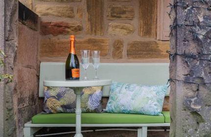 Hillside Haven, panoramic views Nr Bakewell - Photo 19