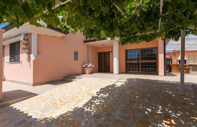 Stylish Villa in Buje With Outdoor Kitchen - Foto 33