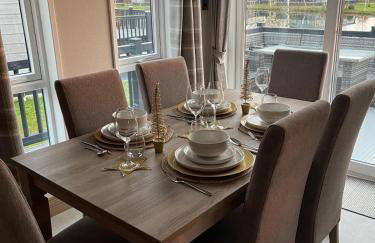 Kingfisher Lodge - Lakeside Lodge With Hot Tub - Foto 40