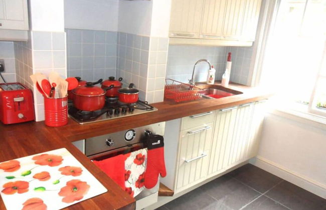 Tower Cottage - Photo 1