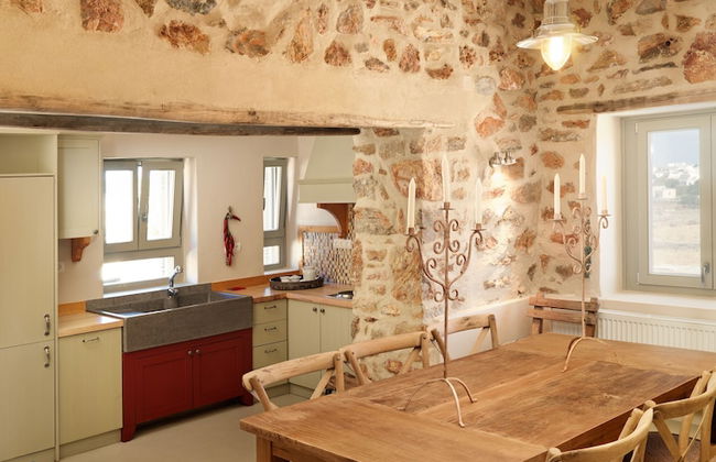 Themonies Luxury Suites - Photo 11