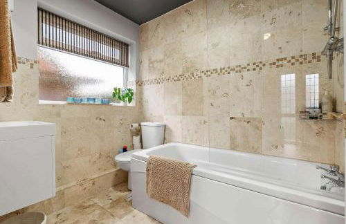 Cosy 3 Bed with Parking - Foto 4