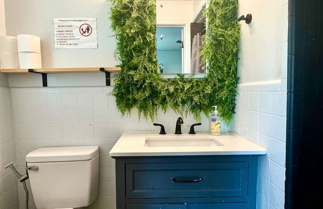 Beautiful Getaway Nears Asian Dist - Photo 43