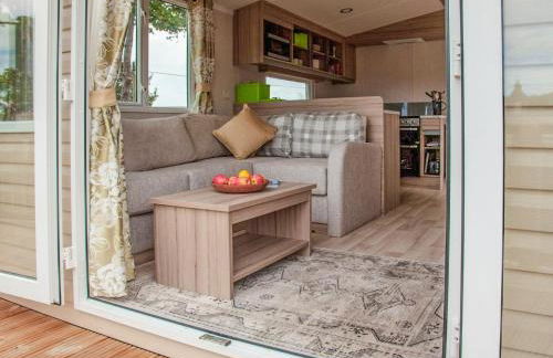 Number 110 - Photo 6