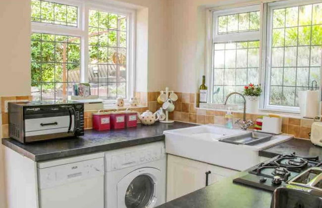 Cottagesleeps2-fireplace-valleyview-patio-garden - Photo 5