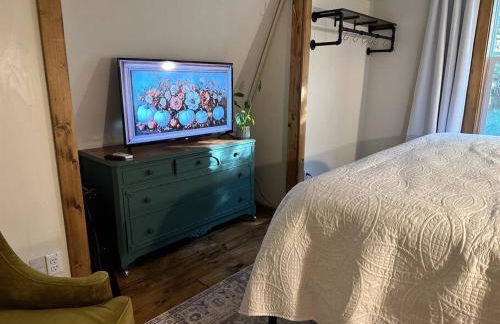 Secluded with Hot tub, Pool table, Arcade, Fishing andTheater Room - Photo 62